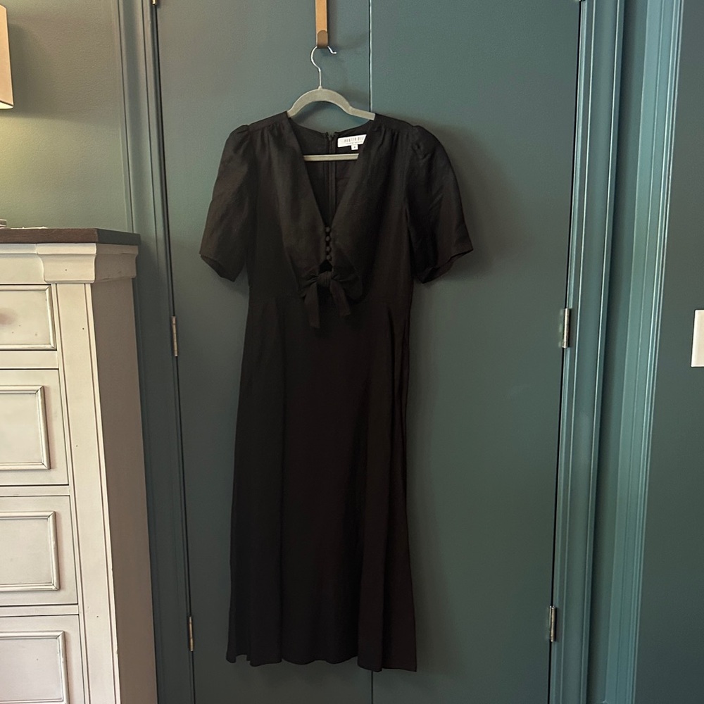 HUNTER BELL Elegant Black Midi Dress